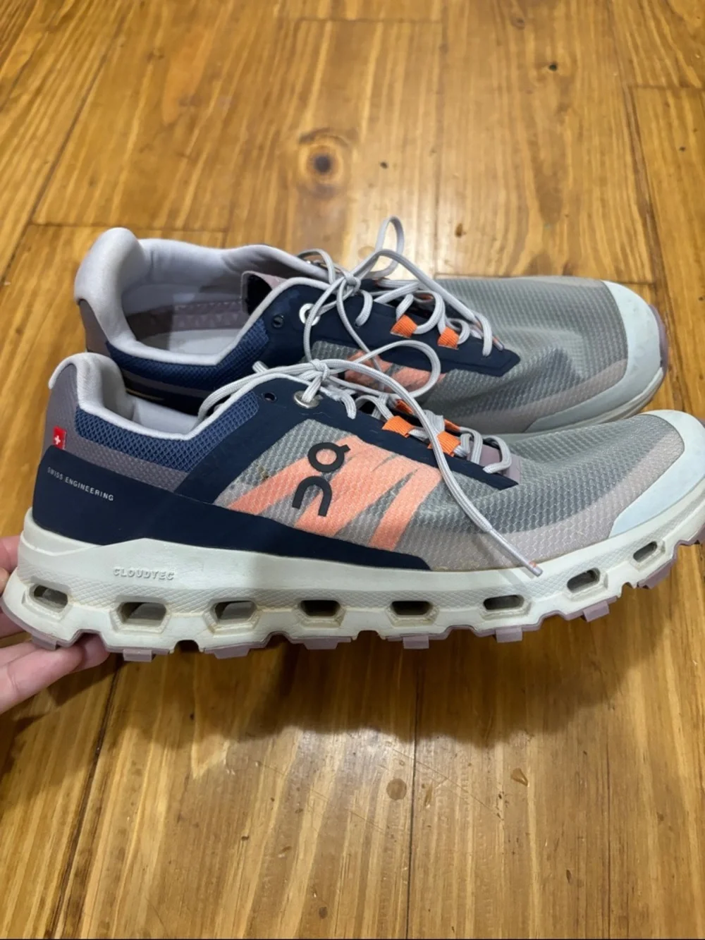 On Women’s Cloudvista Size 9.5 in Midnight & Mineral Colorway